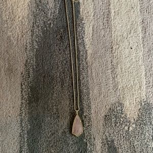 Kendra Scott necklace